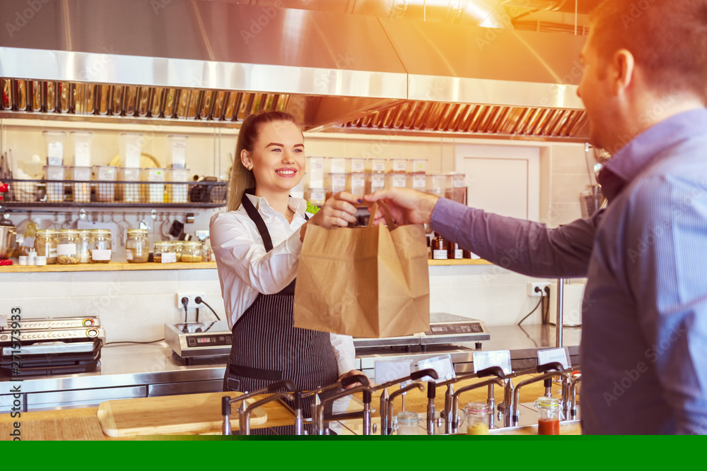 HOW ONLINE DELIVERY SERVICES HAVE CHANGED THE FRANCHISE GAME
